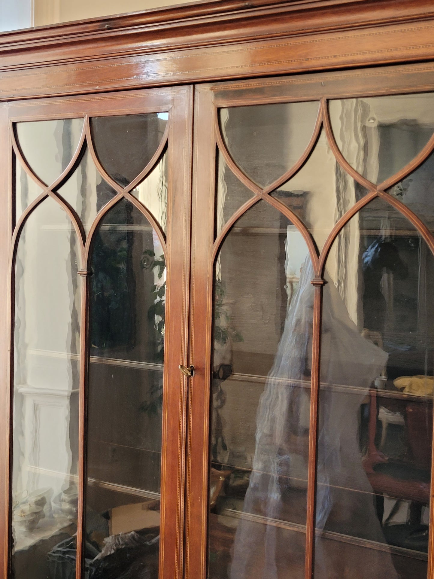 Englischer Bücherschrank – Mahagoni mit Glasfüllungen – ca. 19./20. Jahrhundert