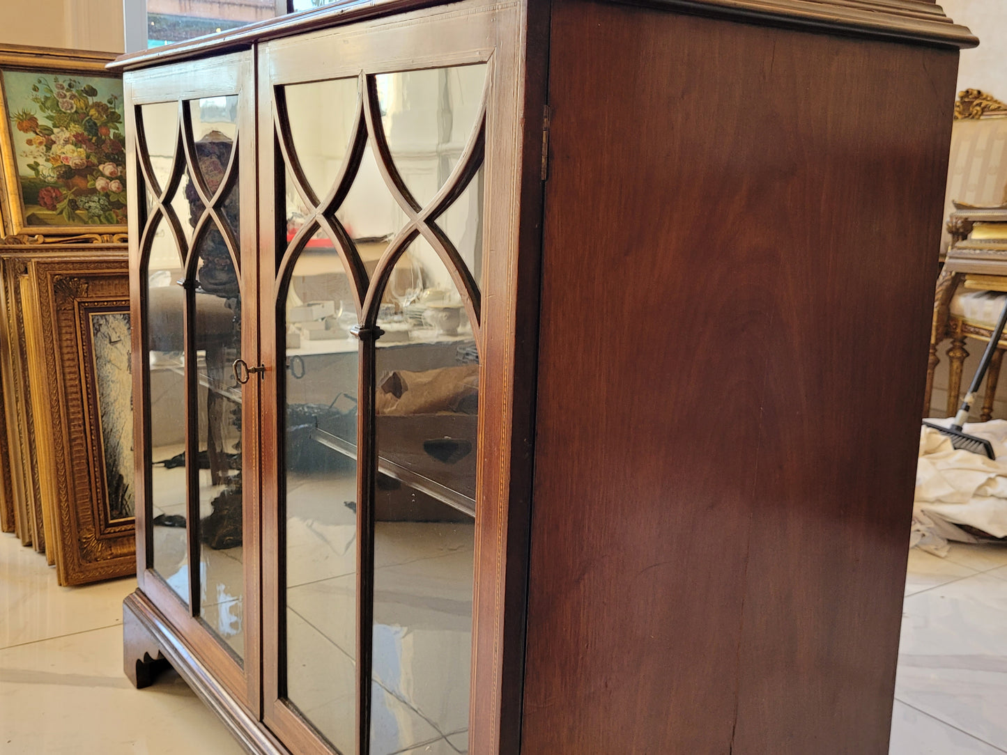 Englischer Bücherschrank – Mahagoni mit Glasfüllungen – ca. 19./20. Jahrhundert