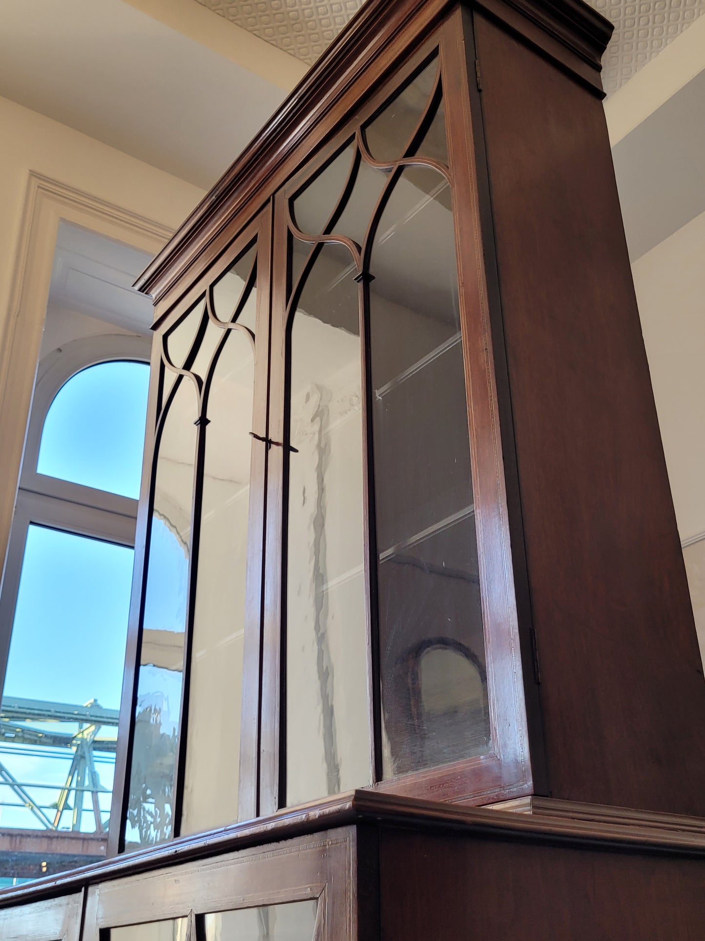 Englischer Bücherschrank – Mahagoni mit Glasfüllungen – ca. 19./20. Jahrhundert