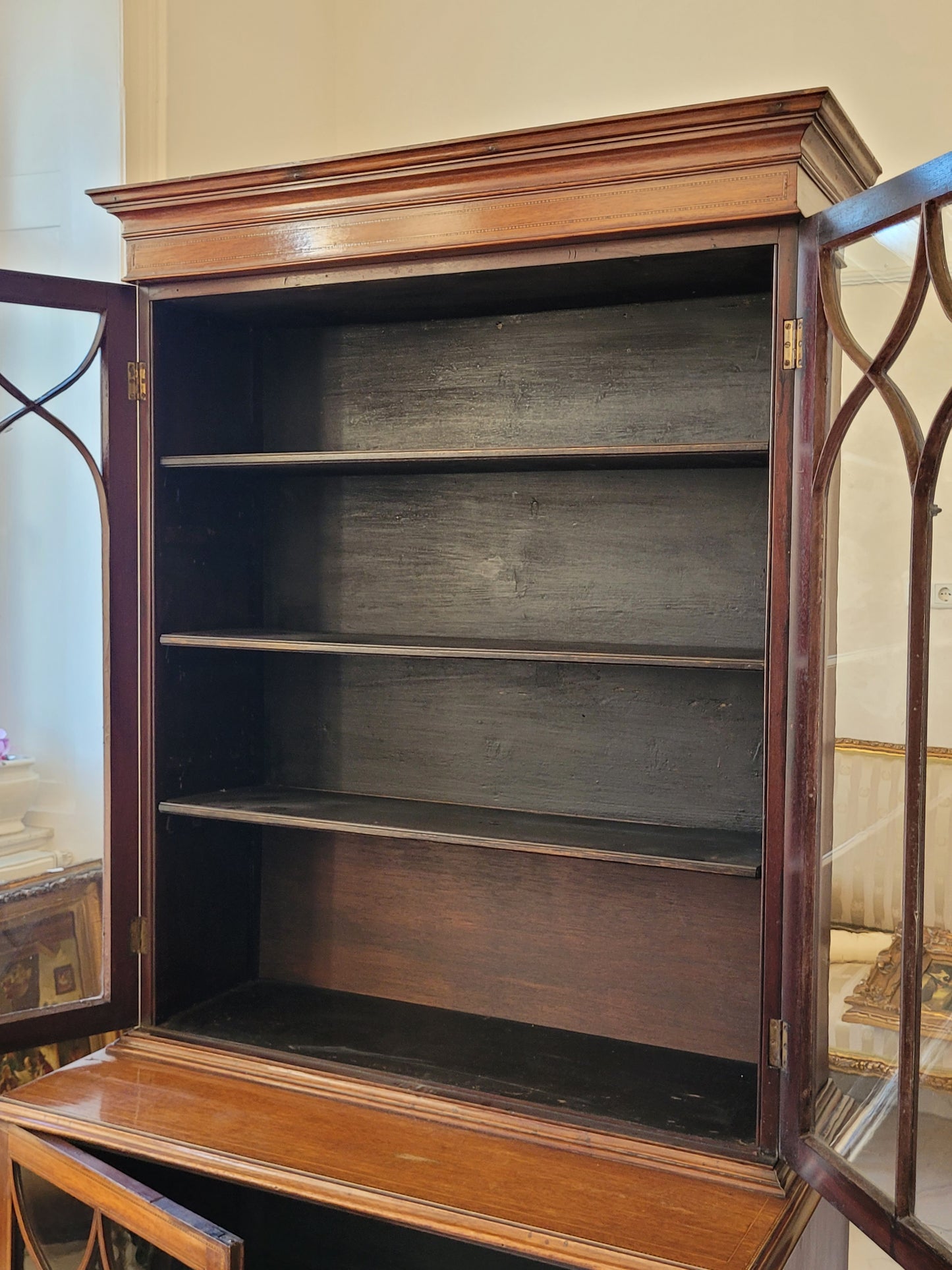 Englischer Bücherschrank – Mahagoni mit Glasfüllungen – ca. 19./20. Jahrhundert