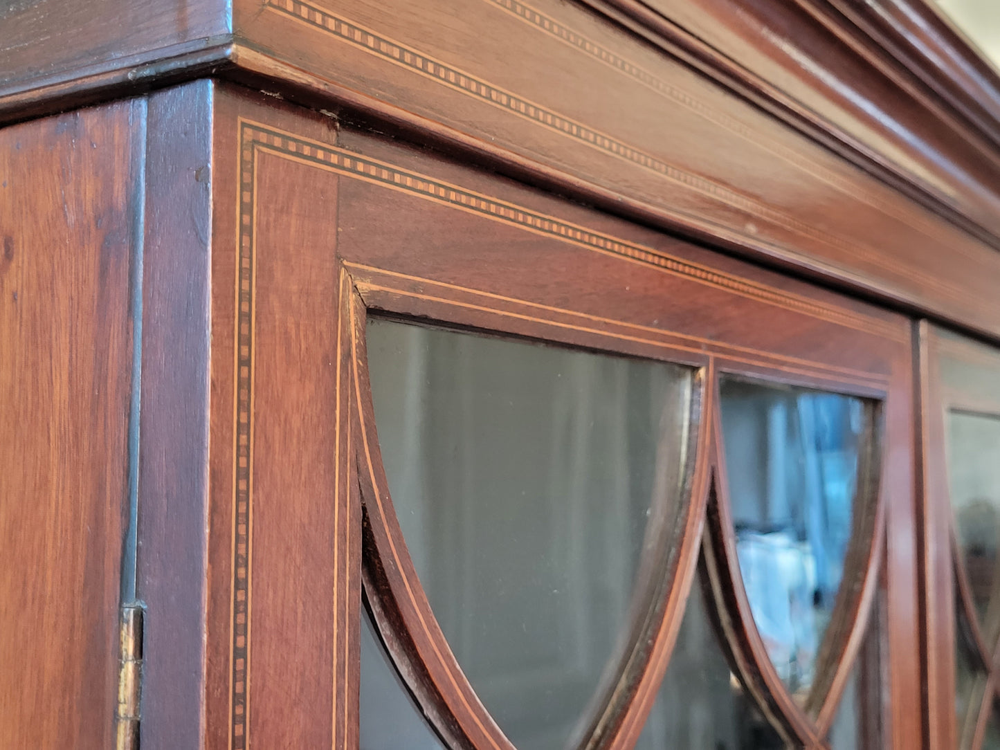 Englischer Bücherschrank – Mahagoni mit Glasfüllungen – ca. 19./20. Jahrhundert