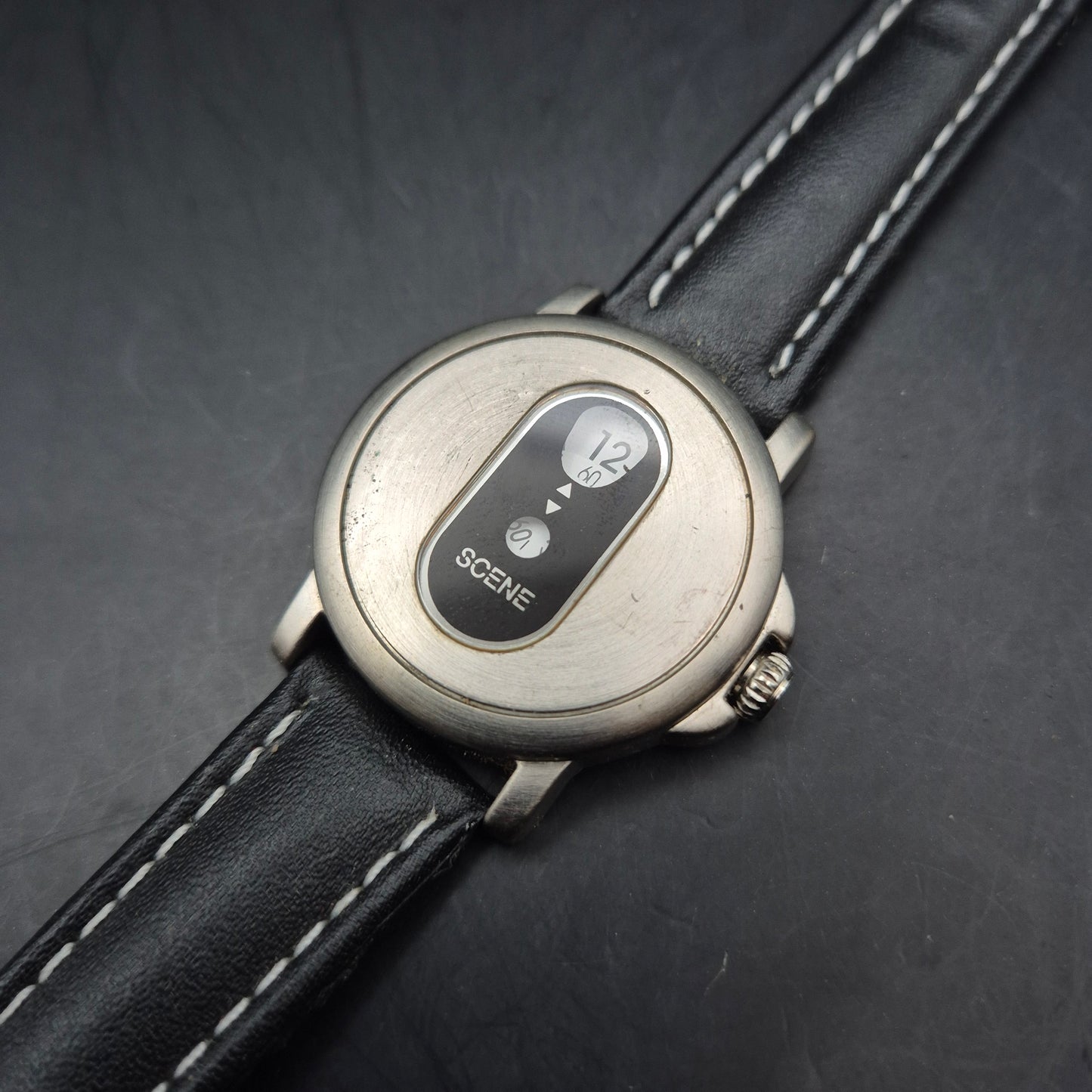 Retro Digitale Herren Uhr – Mechanisches Rollwerk im Vintage-Look