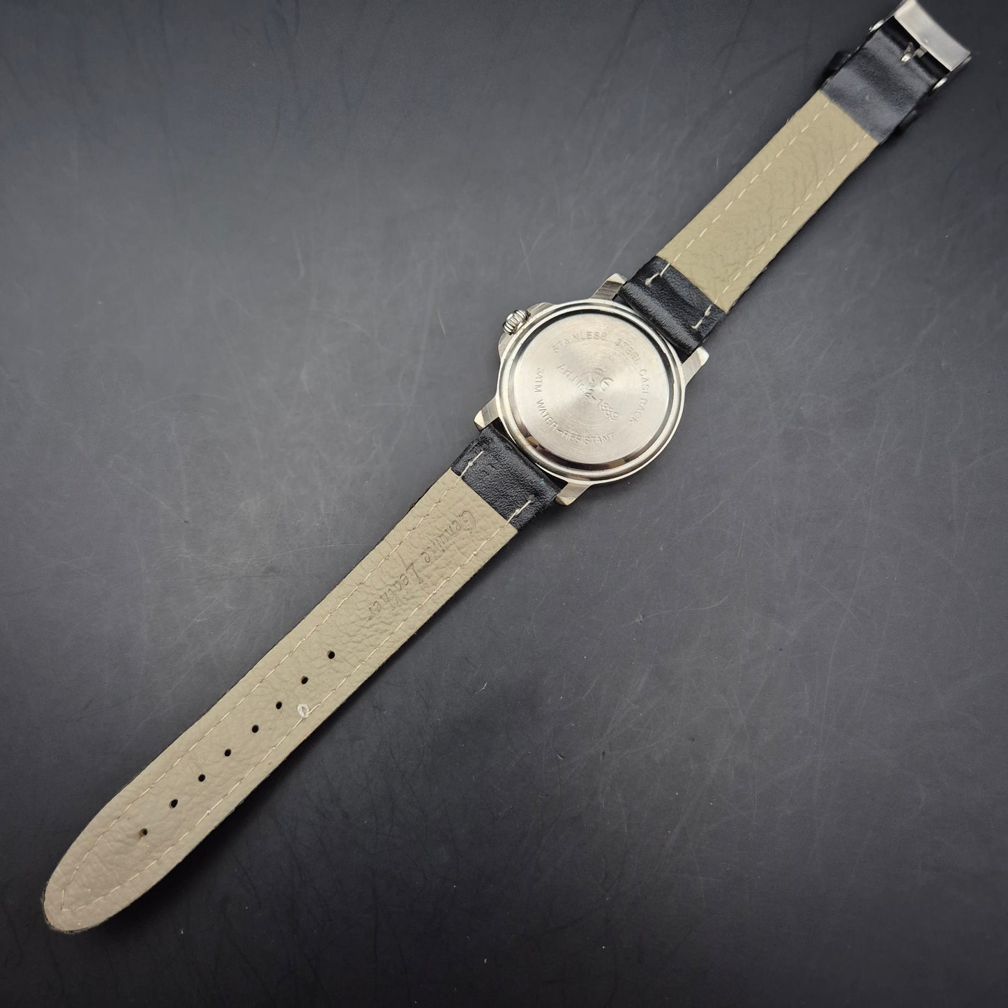 Retro Digitale Herren Uhr – Mechanisches Rollwerk im Vintage-Look