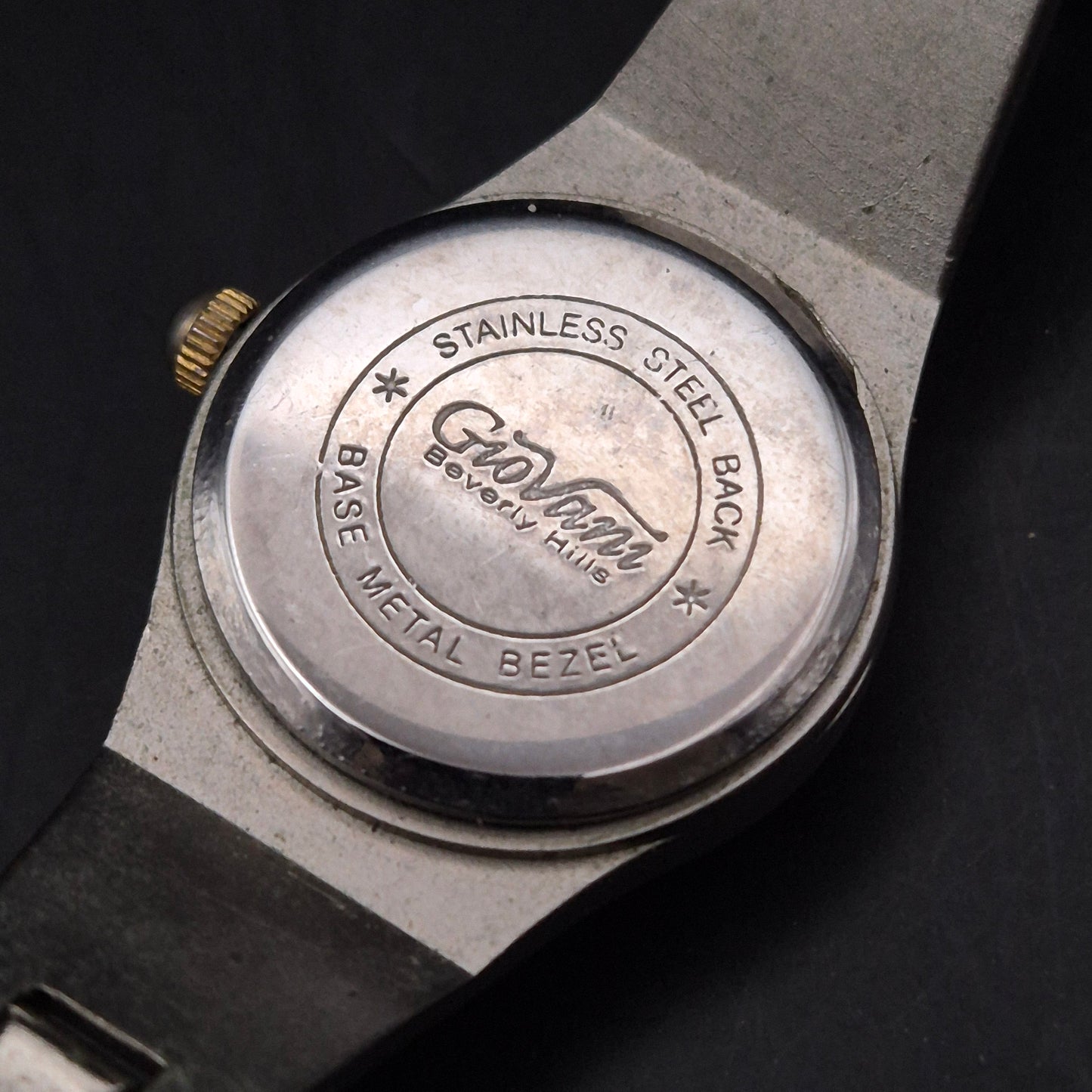 Giovanni Damen Uhr – Vintage-Stil mit goldenem Zifferblatt