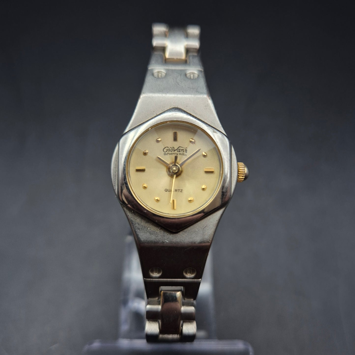 Giovanni Damen Uhr – Vintage-Stil mit goldenem Zifferblatt