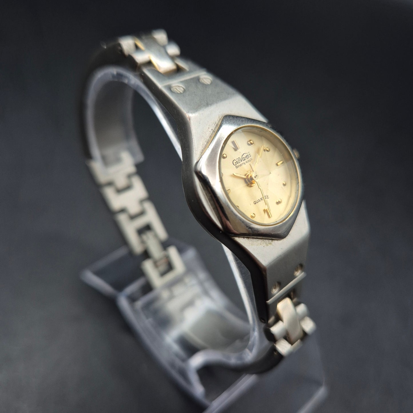 Giovanni Damen Uhr – Vintage-Stil mit goldenem Zifferblatt
