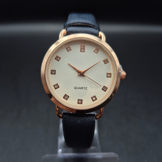 Elegante Damen Uhr mit Strassbesatz – Stilvoller Look in Roségold