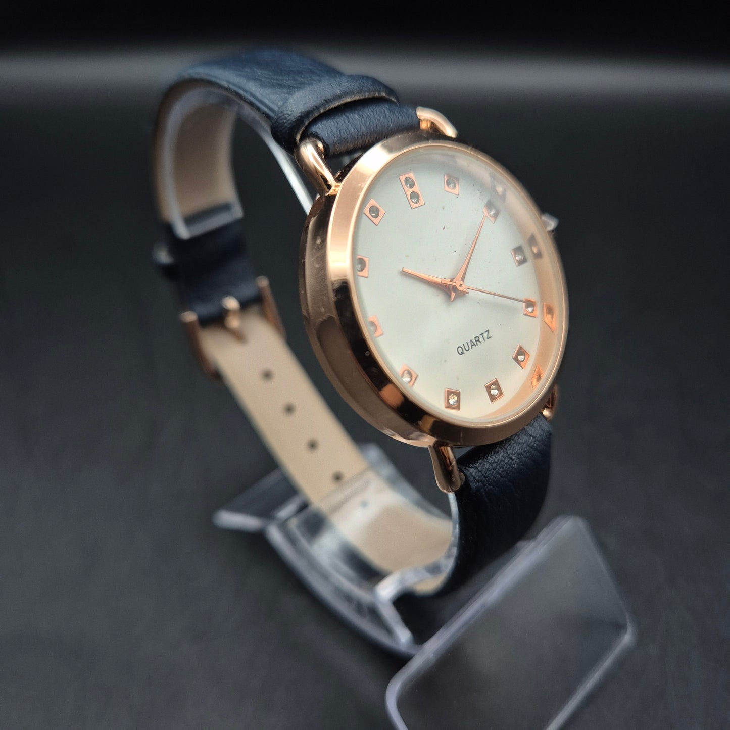 Elegante Damen Uhr mit Strassbesatz – Stilvoller Look in Roségold