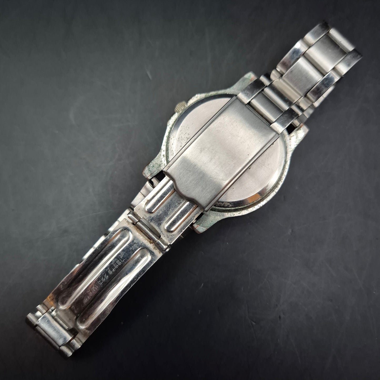 Sportliche Herren Uhr – Robustes Design mit Edelstahlarmband