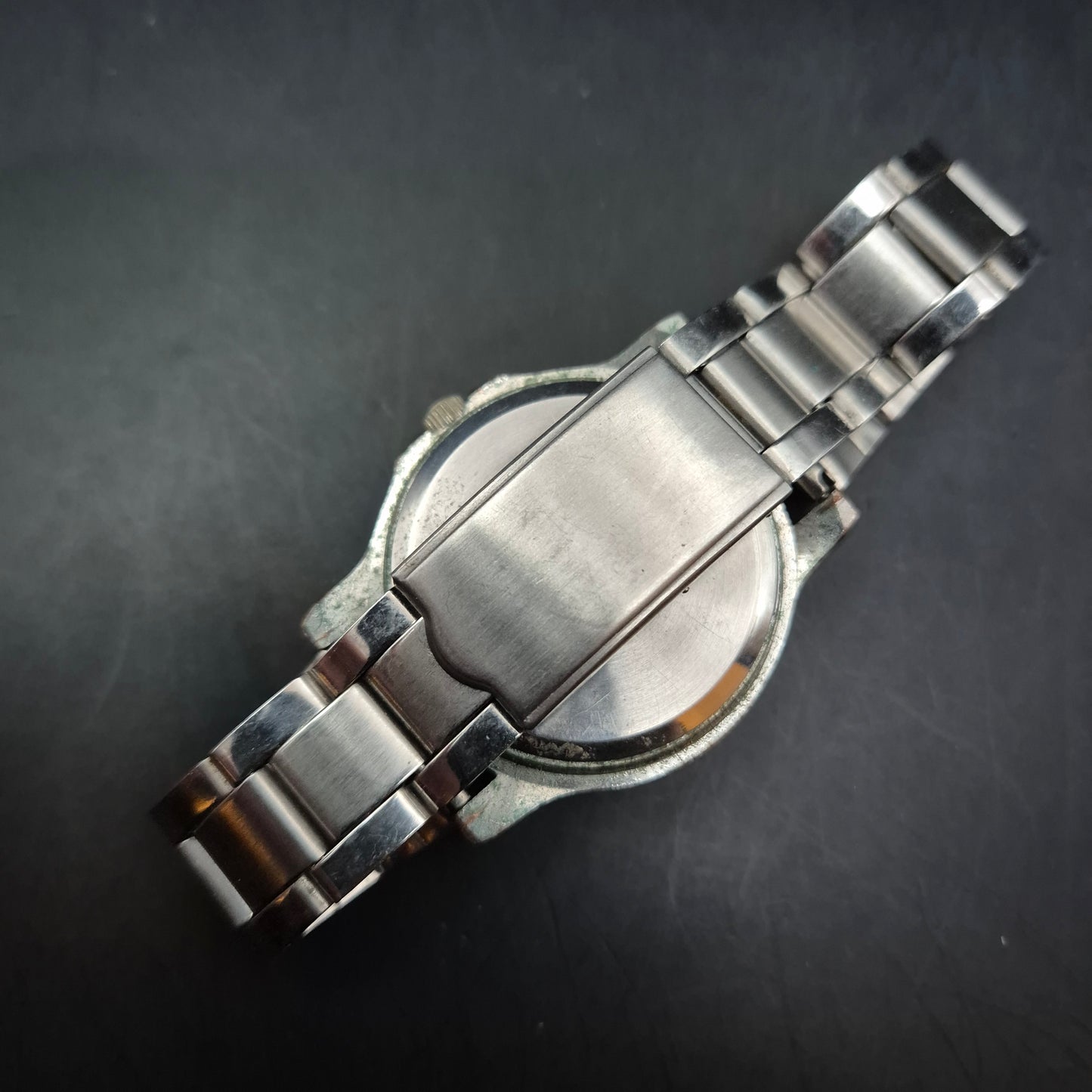 Sportliche Herren Uhr – Robustes Design mit Edelstahlarmband