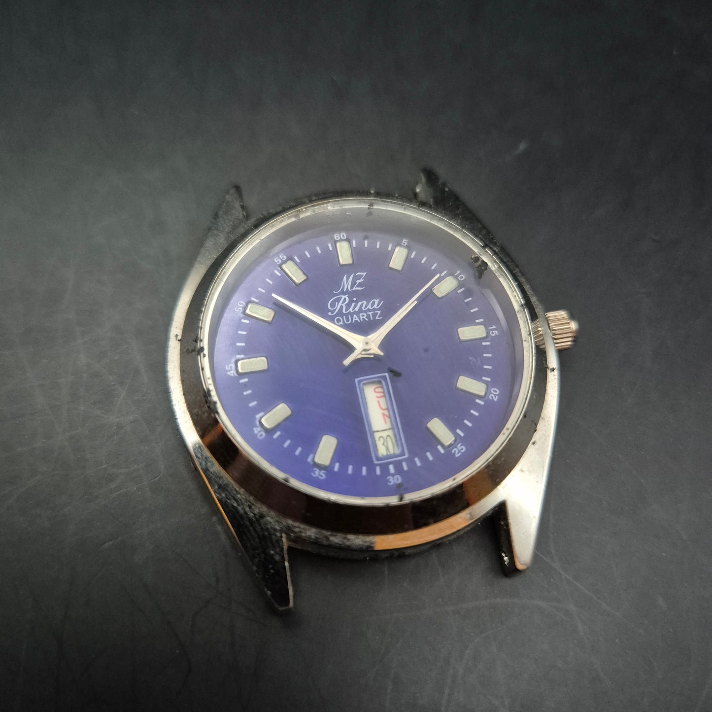 MZ Rina Herren Uhr – Blauer Klassiker mit Tages- und Datumsanzeige