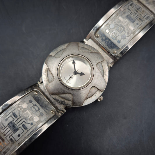 Ausgefallene Herren Uhr – Futuristisches Design mit Japan Quarzwerk