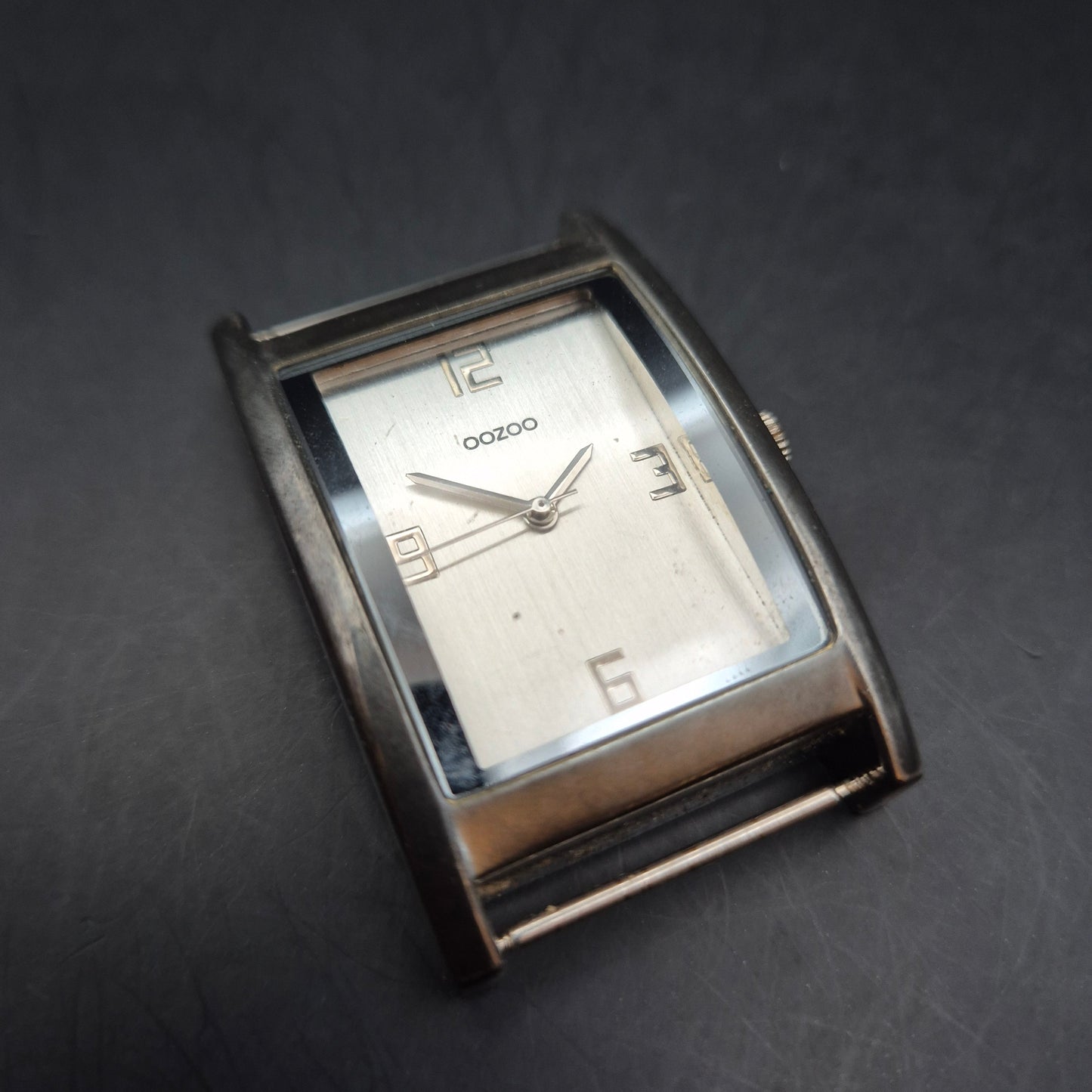 OOZOO Herren Uhr – Rechteckiges Gehäuse im minimalistischen Stil