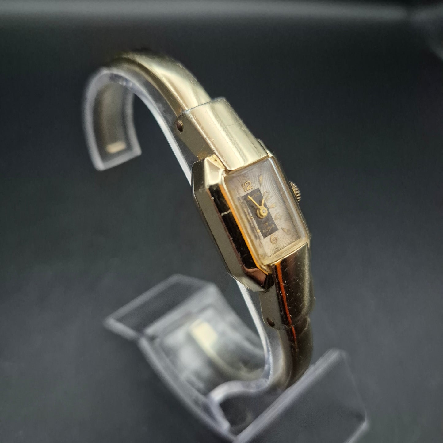 Anker Damen Uhr – Vintage Stil mit 17 Rubis Handaufzug