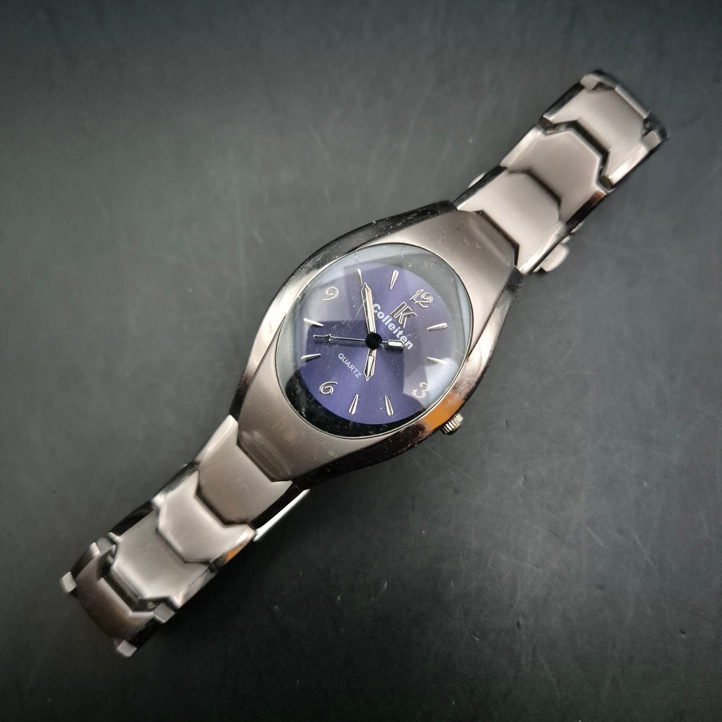 Colleiten Damen Uhr – Edelstahlgehäuse mit violettem Zifferblatt