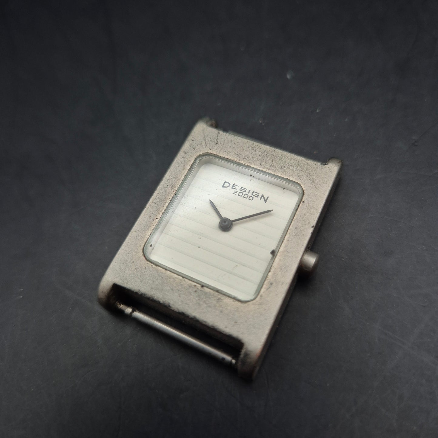 Design 2000 Herren Uhr – Rechteckige Quarzuhr im Industrial-Look