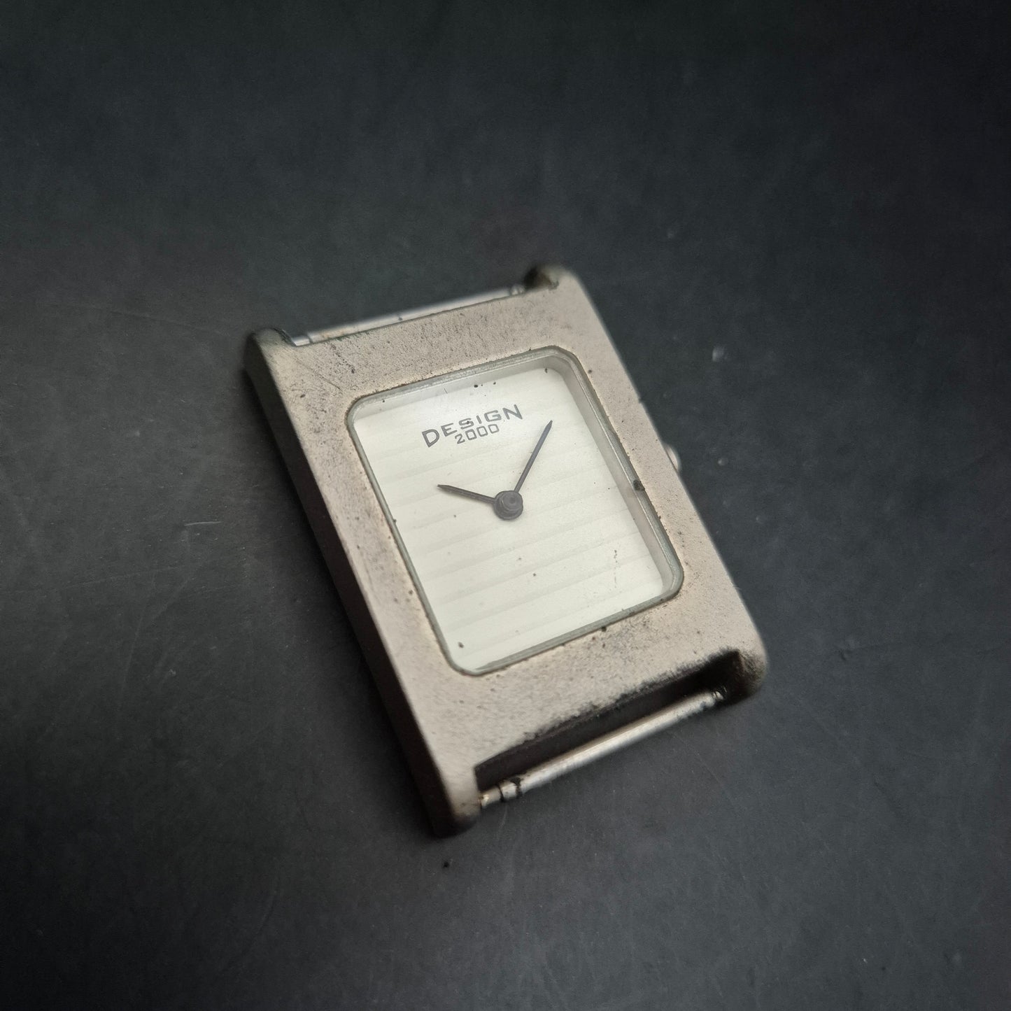 Design 2000 Herren Uhr – Rechteckige Quarzuhr im Industrial-Look