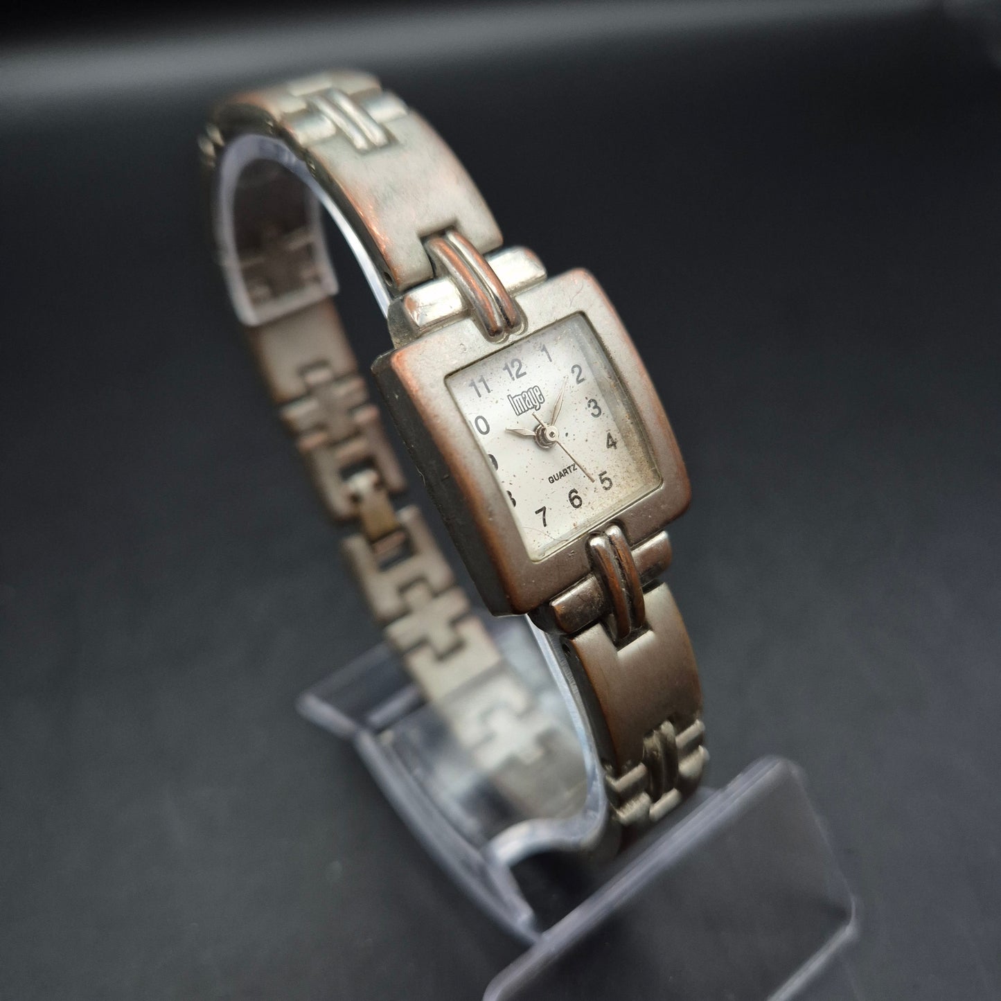 Image Damen Uhr – Klassisches Design mit rechteckigem Gehäuse