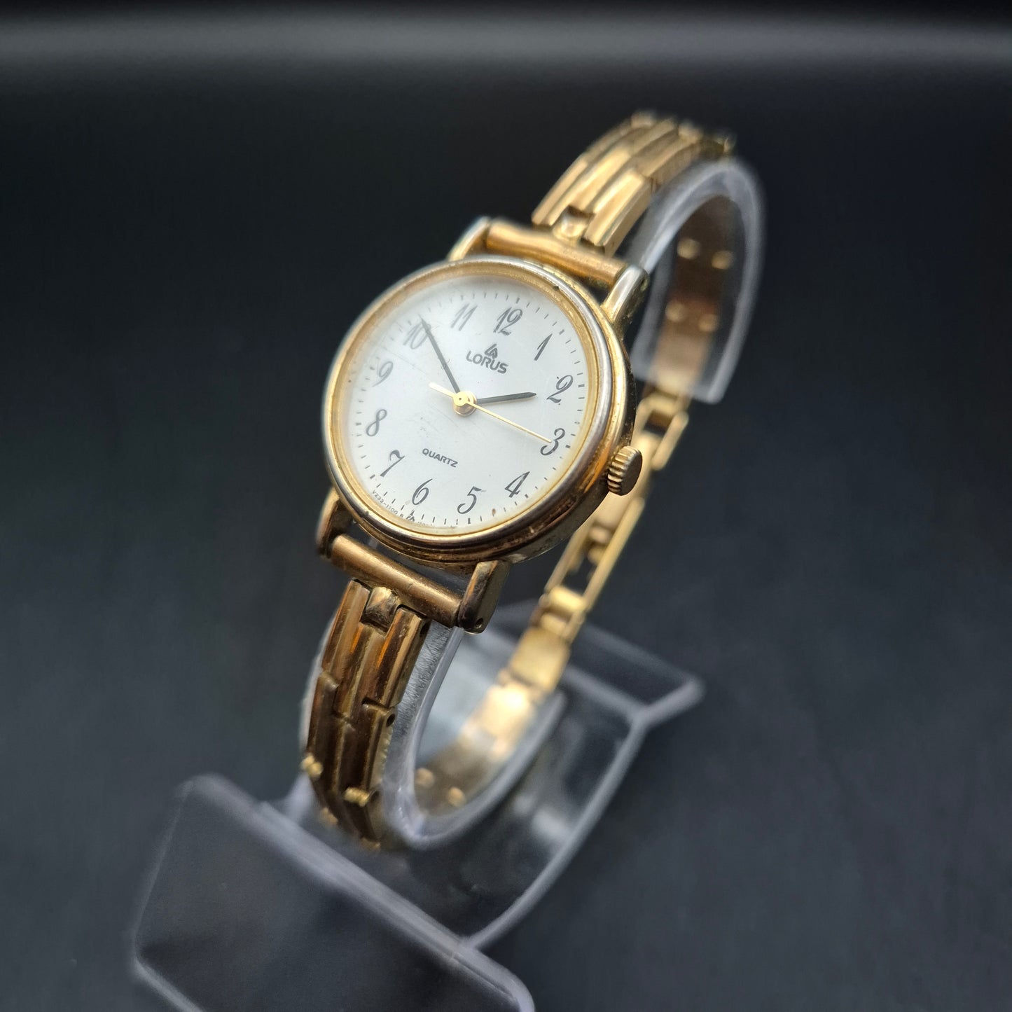 Lorus Damen Uhr – Klassische Quarzuhr mit vergoldetem Armband