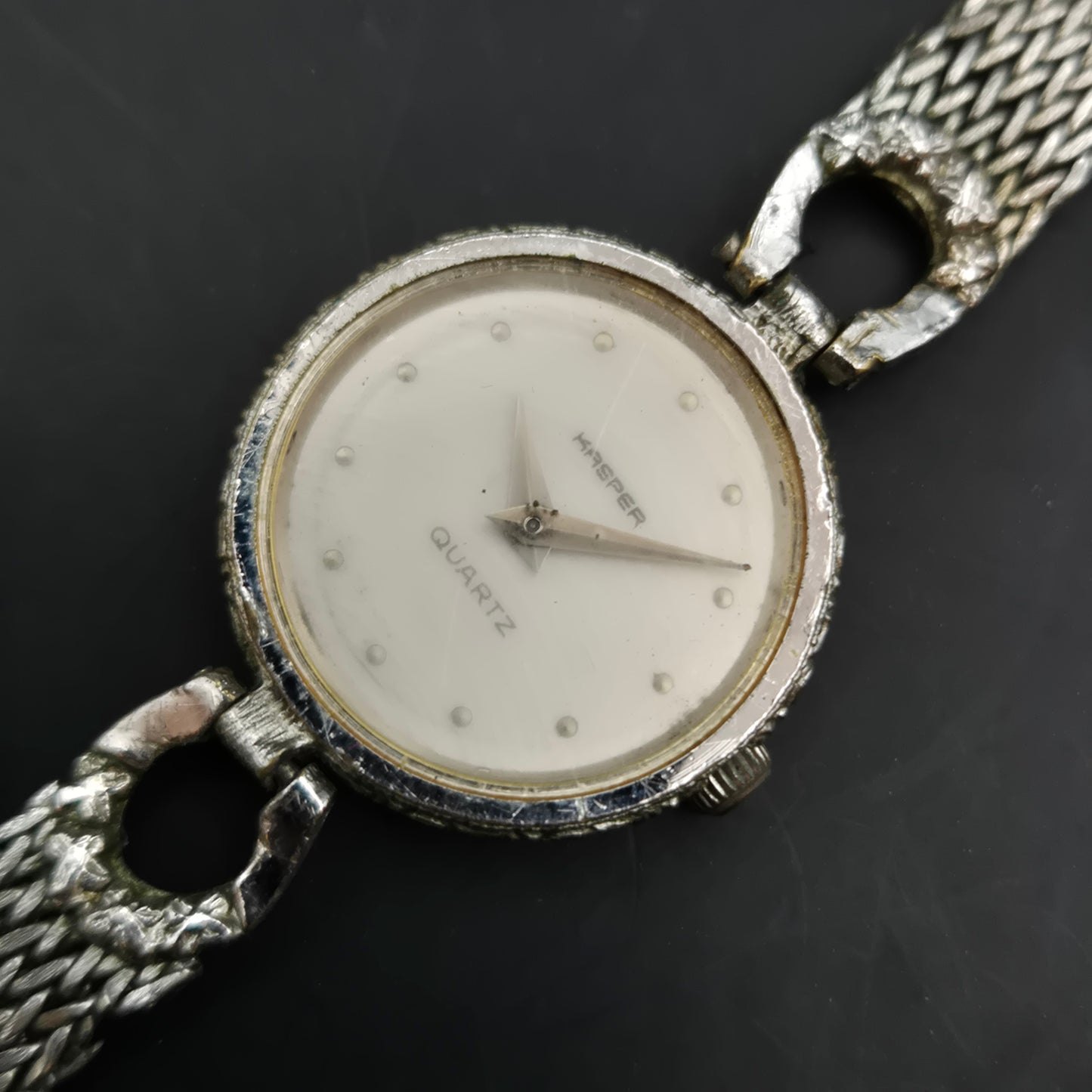 Klassische Harper Damen Uhr – Elegante Vintage-Optik in Silber