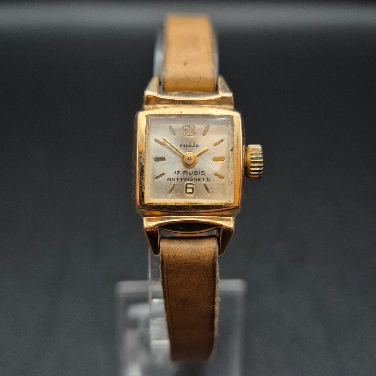 Elegante Ruhla Damen Uhr – Vintage-Charme mit 14 Karat Vergoldung