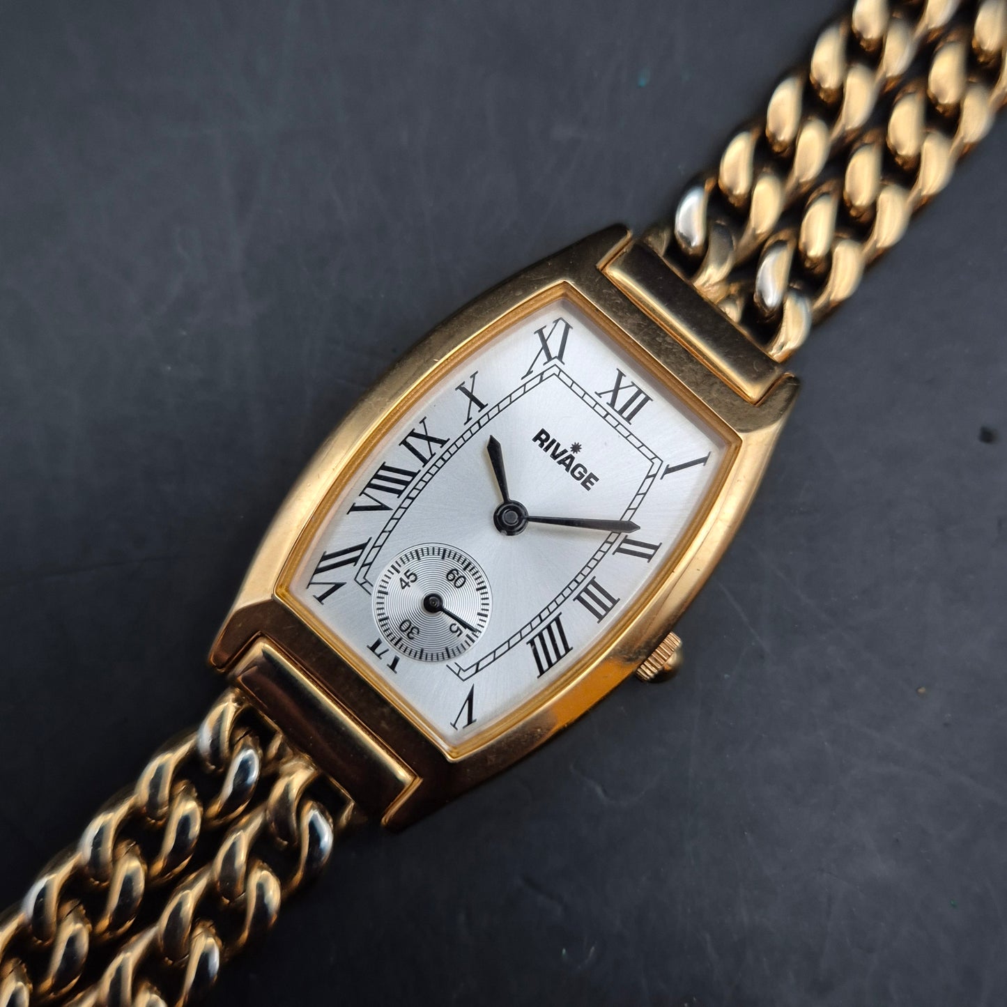 Rivage Damen Uhr – Klassischer Look mit goldfarbenem Gliederarmband
