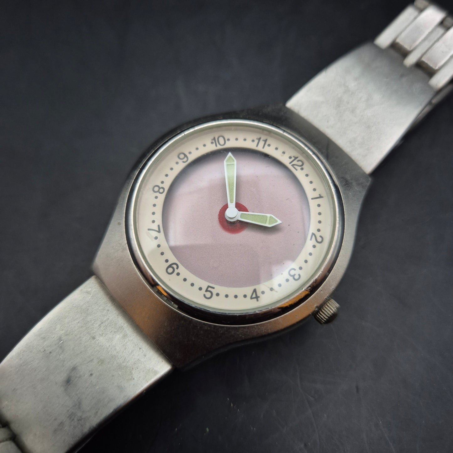 Moderne Damen Uhr – Stilvolles Design mit roséfarbenem Zifferblatt