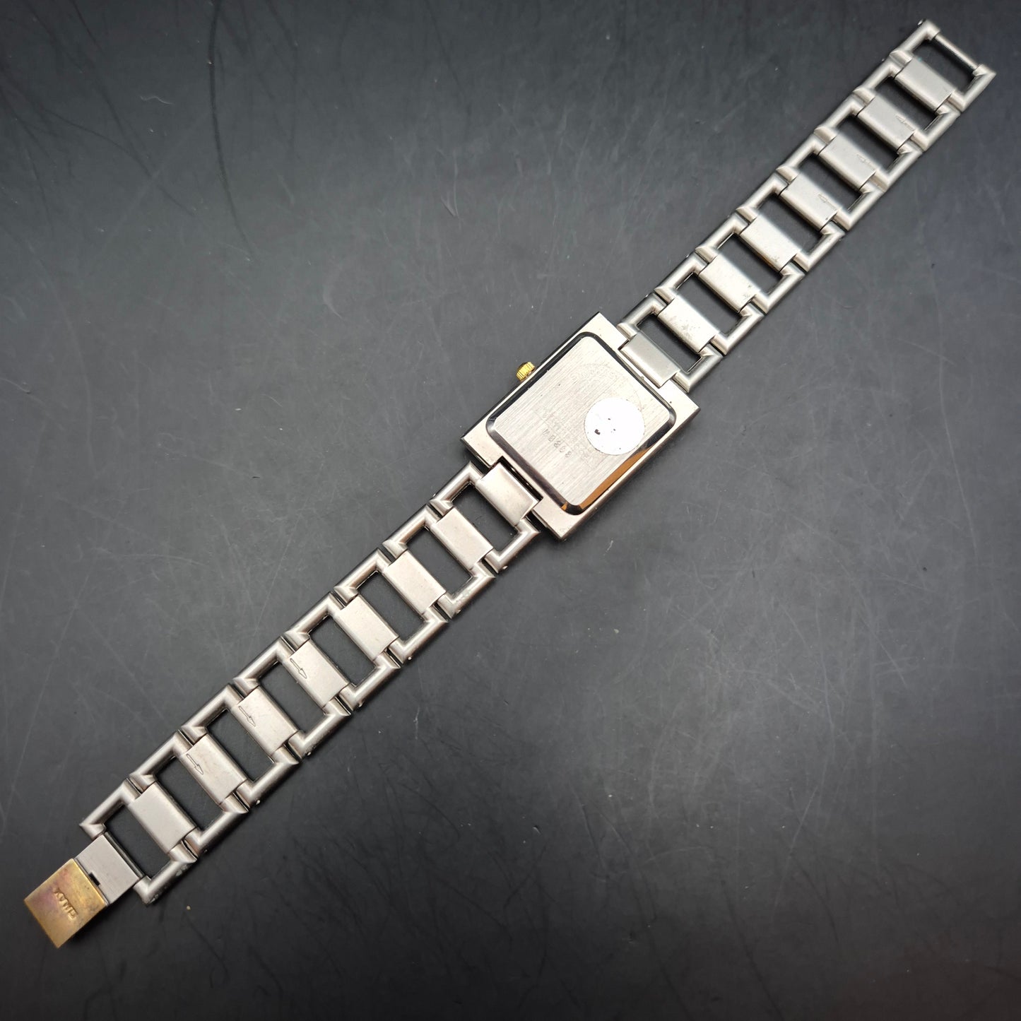 Omax Crystal Damen Uhr – Elegantes Rechteck-Design Bicolor