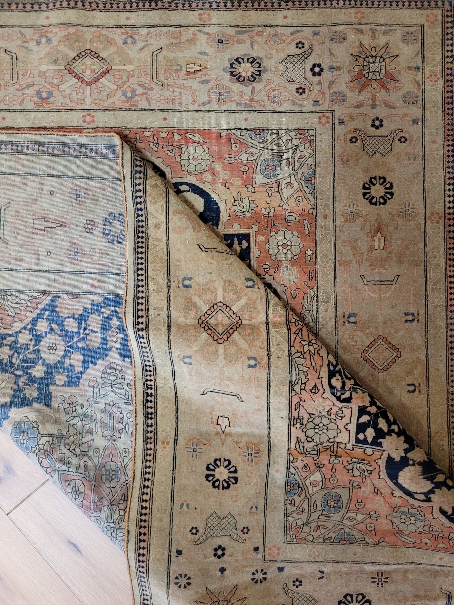 Keschan Teppich fein floral Zentralmedaillon 190×132 cm