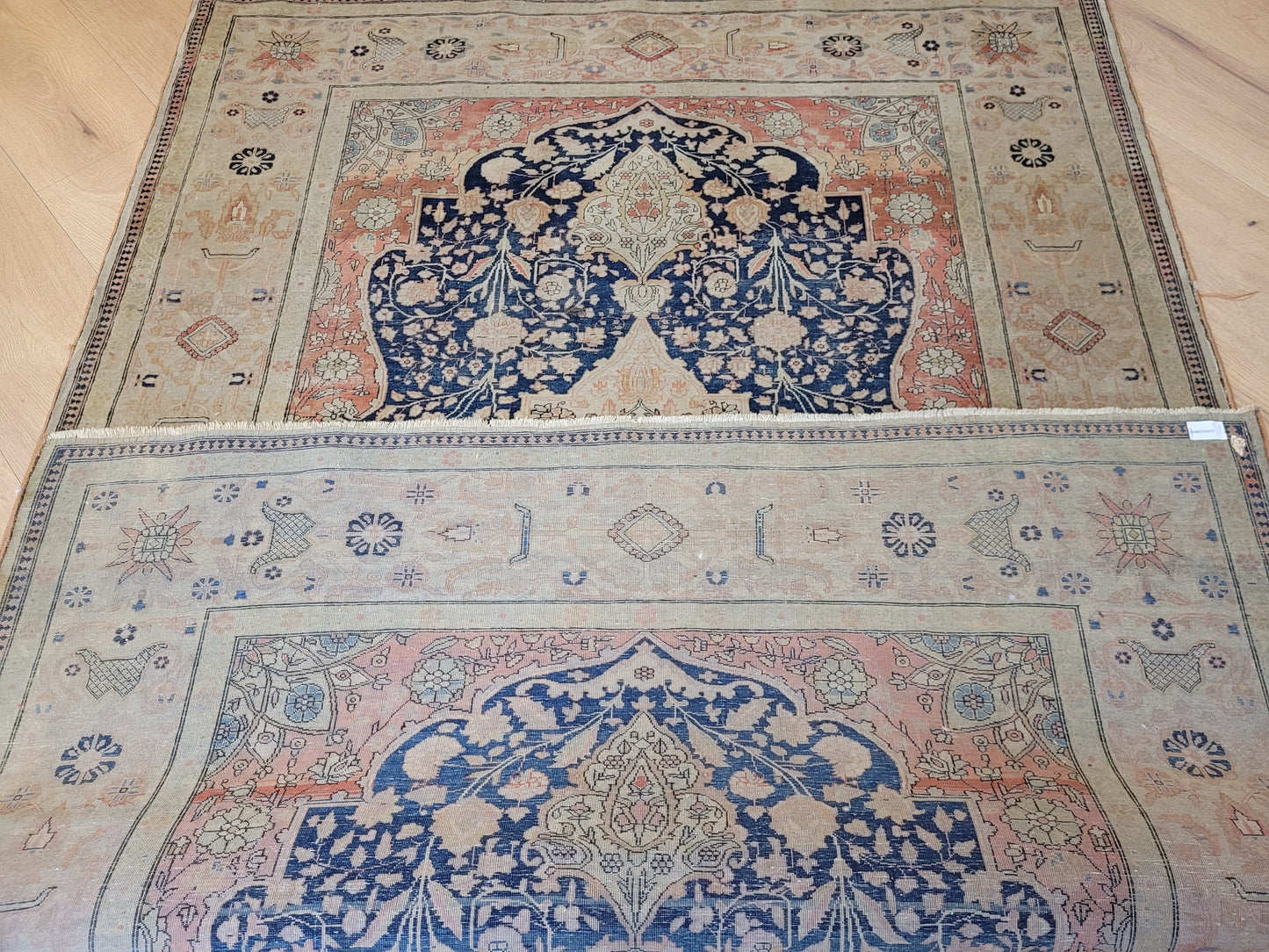 Keschan Teppich fein floral Zentralmedaillon 190×132 cm