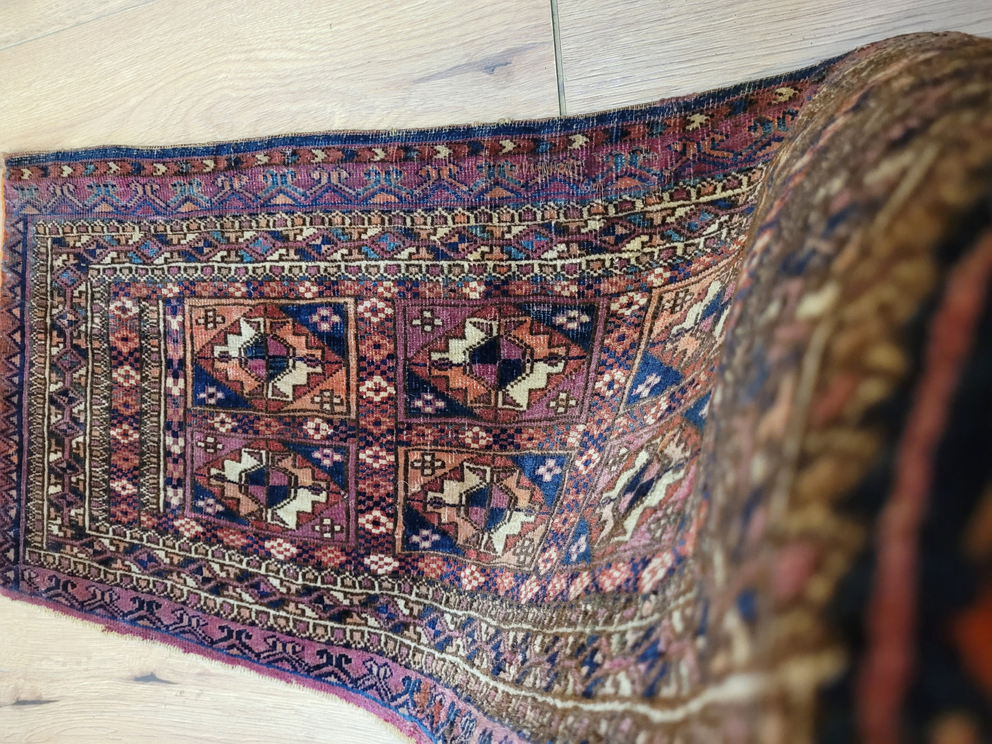 Jomut Turkmen Teppich antik geometrisch 84×35 cm