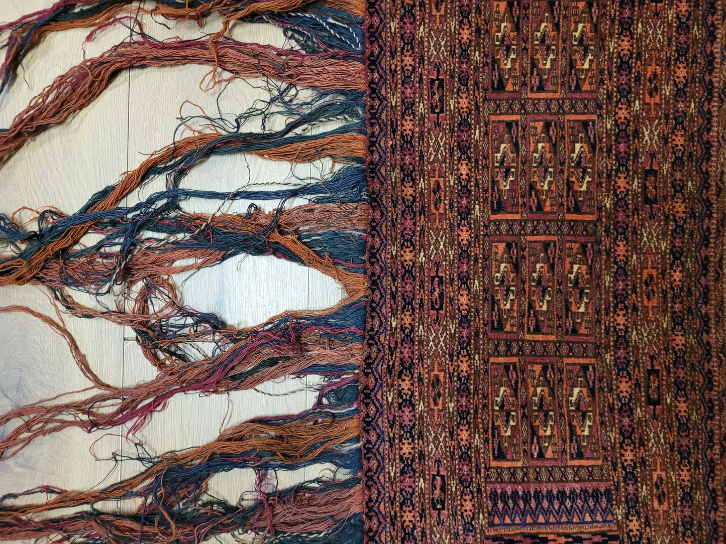 Jomut Turkmen Teppich antik fein geometrisch 126×40 cm