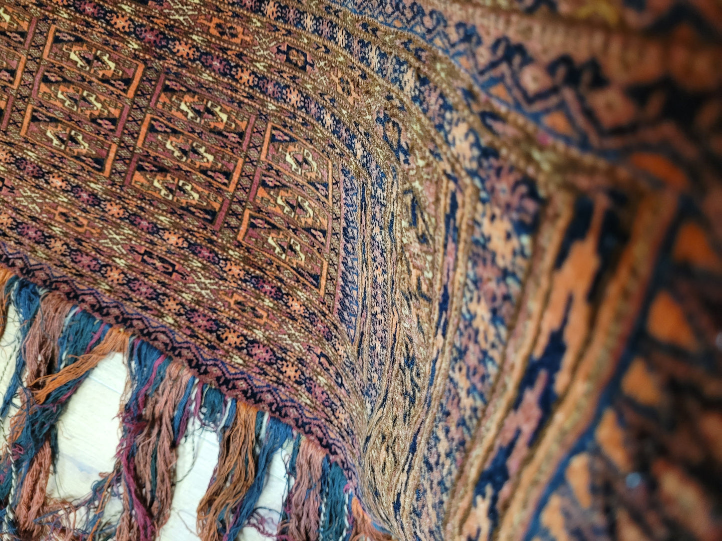 Jomut Turkmen Teppich antik fein geometrisch 126×40 cm