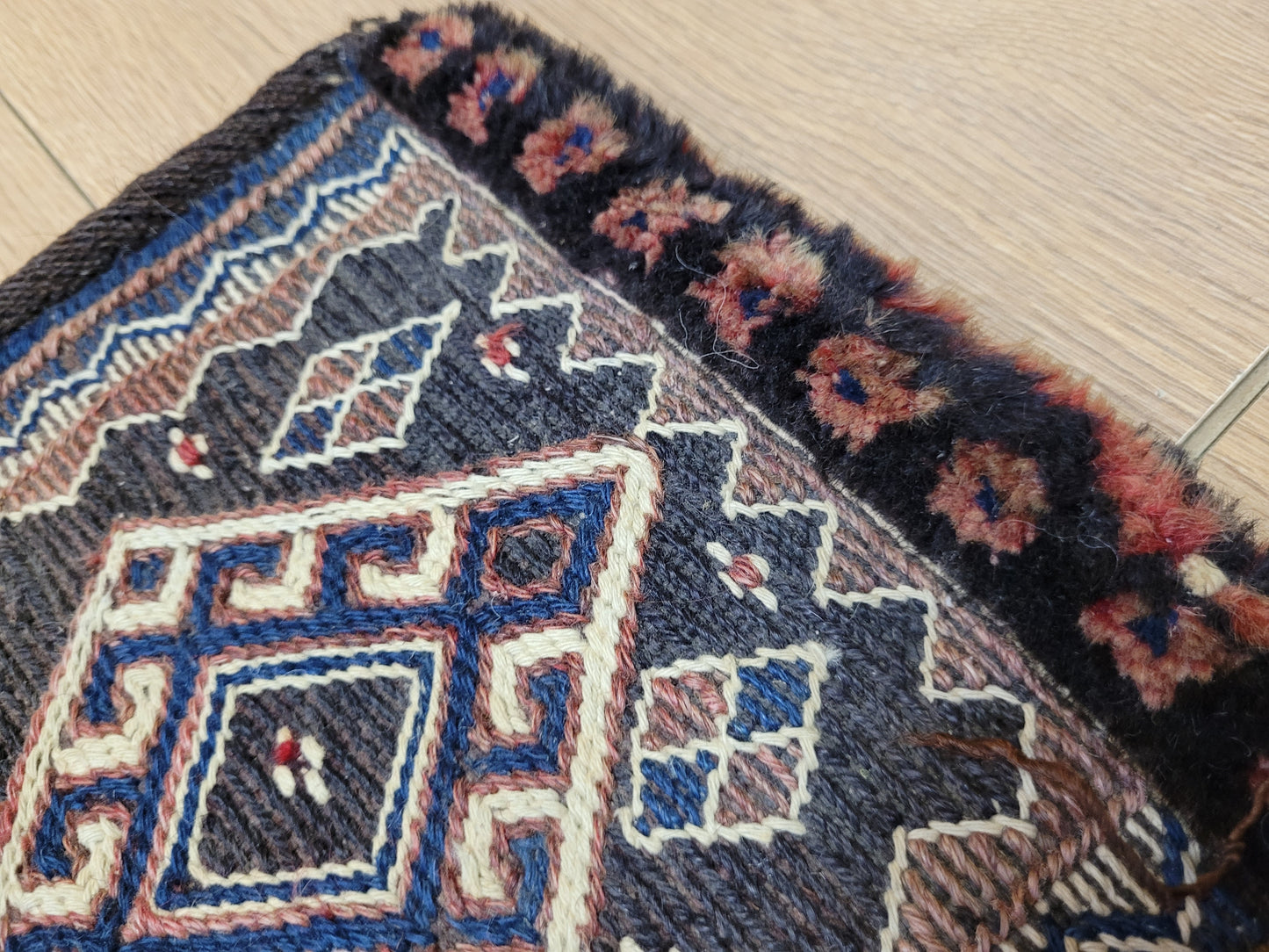 Gaschghai Tasche antik Nomadenarbeit 20×21 cm