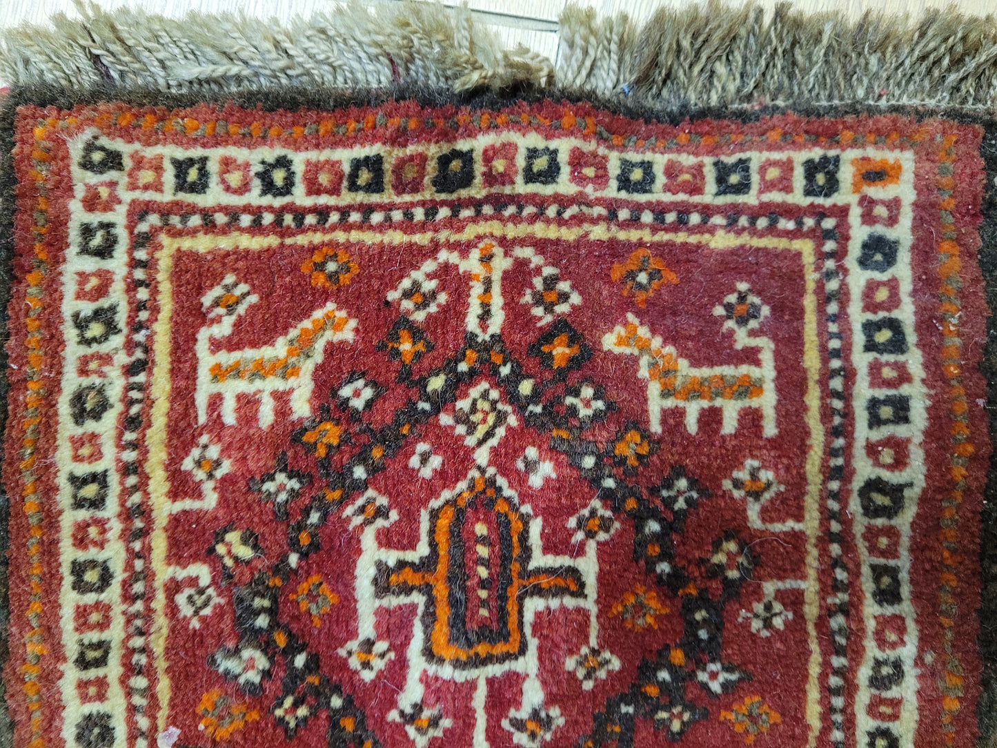 Orientteppich Handgeknüpft Gaschghai Teppich Tiermotiv Rot 30×33 cm