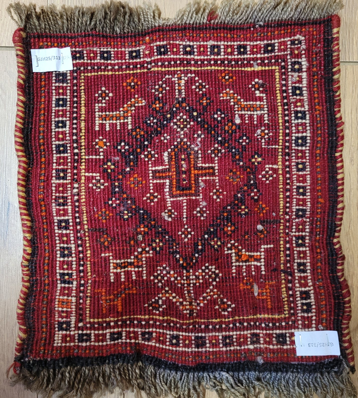 Orientteppich Handgeknüpft Gaschghai Teppich Tiermotiv Rot 30×33 cm