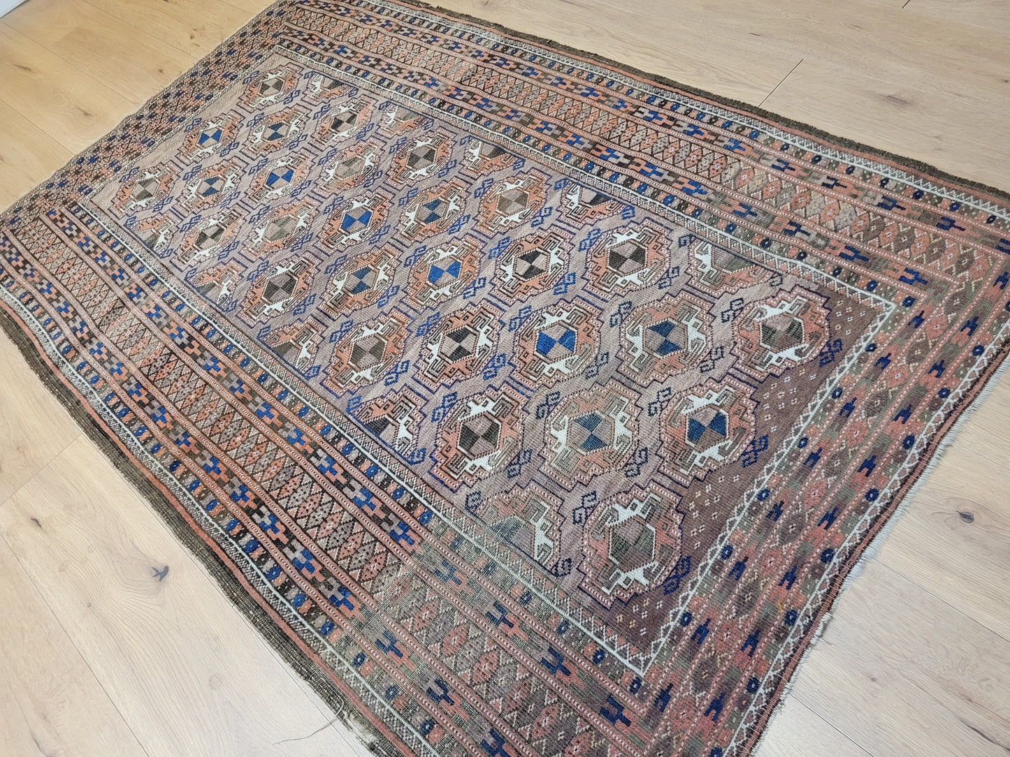 Orientteppich handgeknüpft Jomut Buchara 187x120 cm