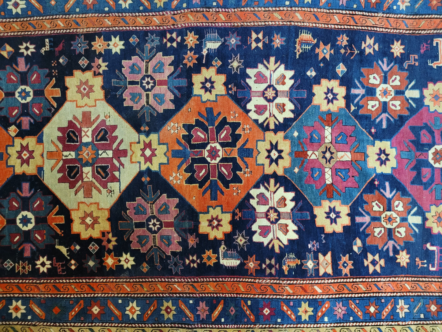 Orientteppich handgeknüpft Kazak antik 264x130 cm