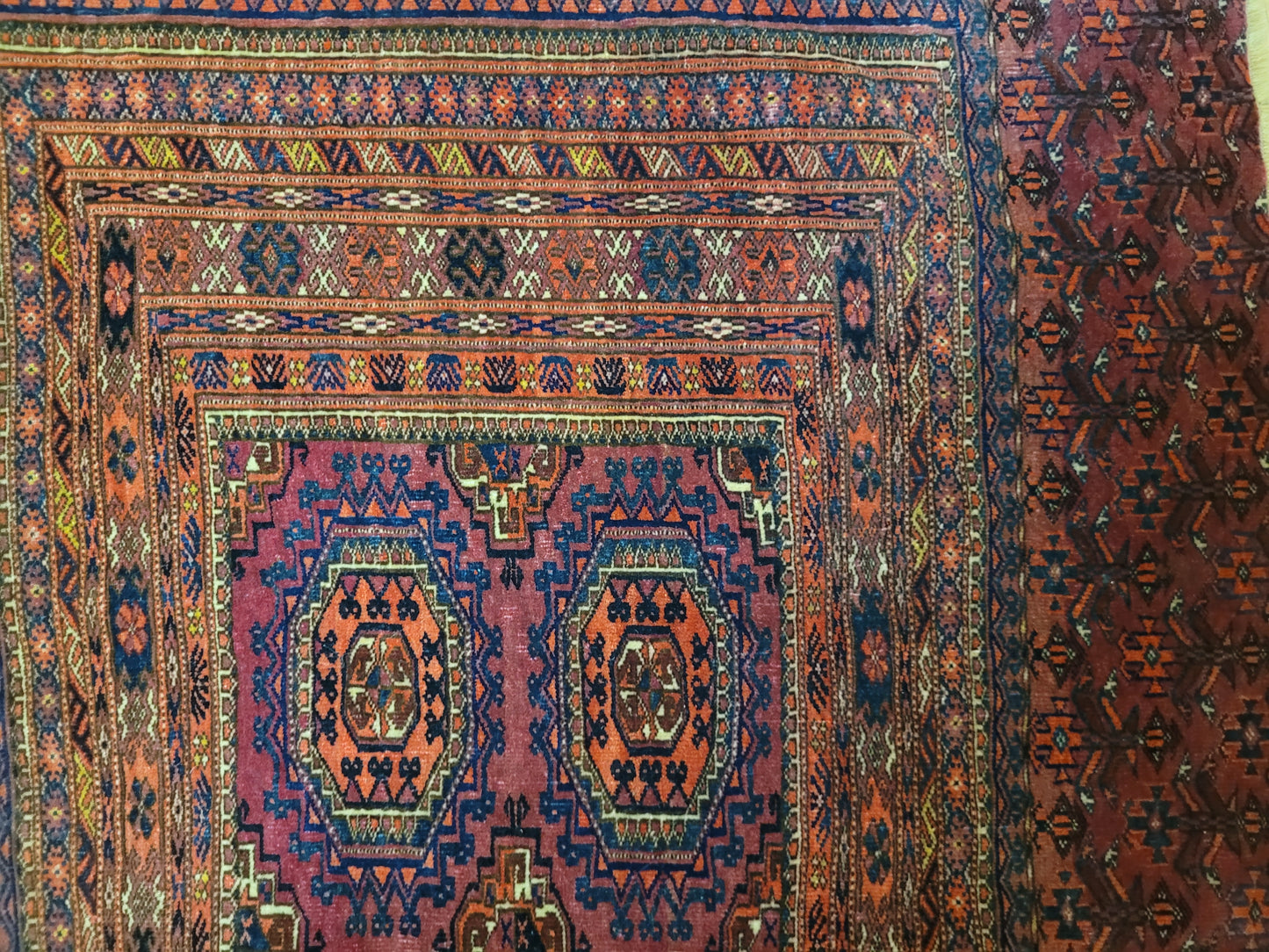 Orientteppich handgeknüpft Jomut Buchara 150x80 cm