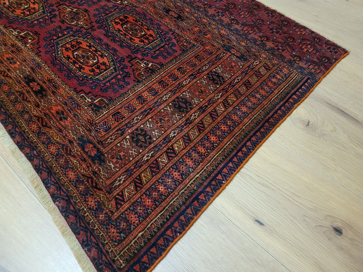 Orientteppich handgeknüpft Jomut Buchara 150x80 cm