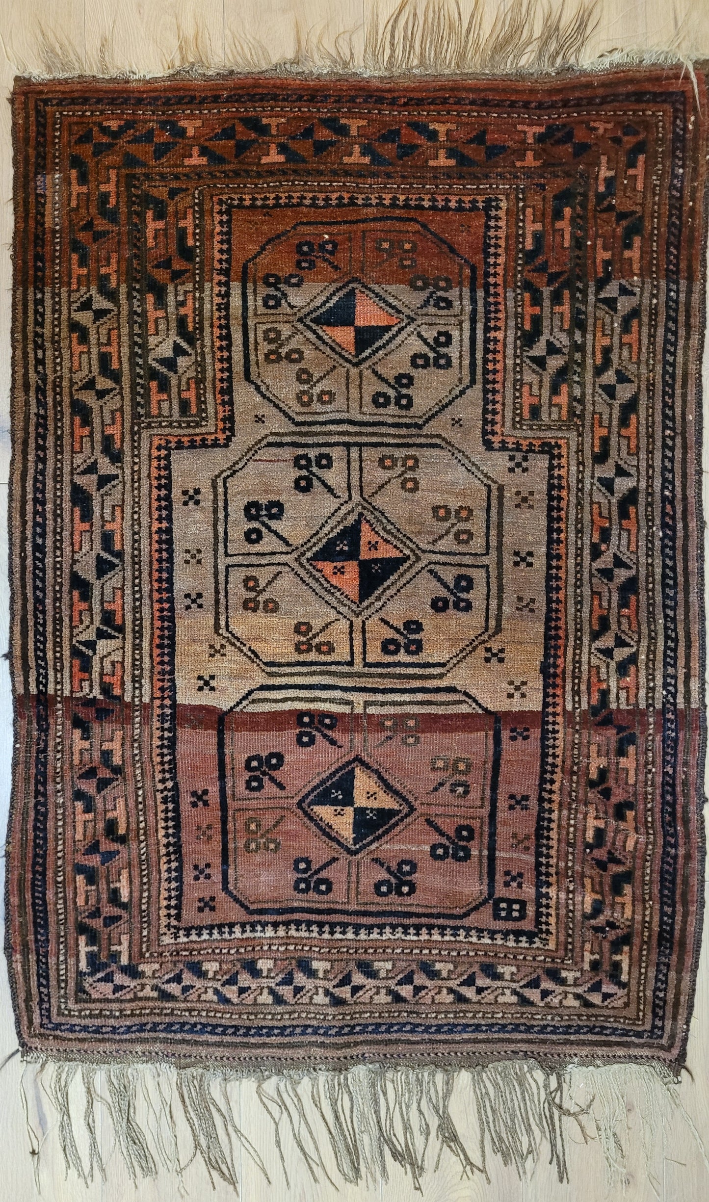 Orientteppich handgeknüpft Jomut Buchara 140x98 cm