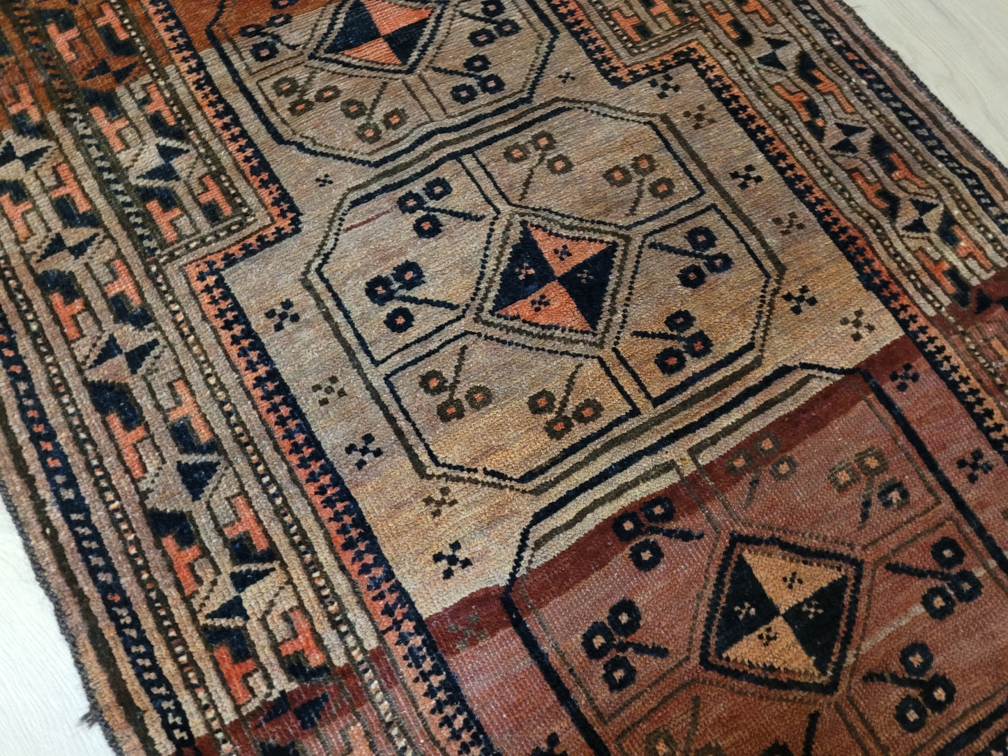 Orientteppich handgeknüpft Jomut Buchara 140x98 cm