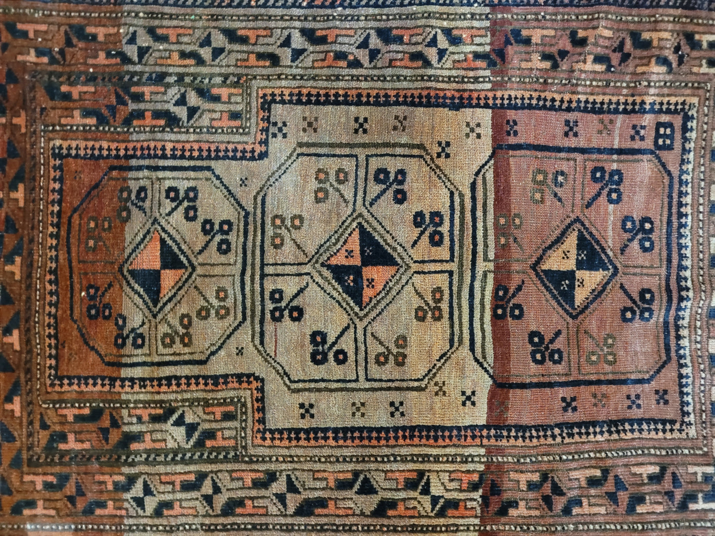 Orientteppich handgeknüpft Jomut Buchara 140x98 cm