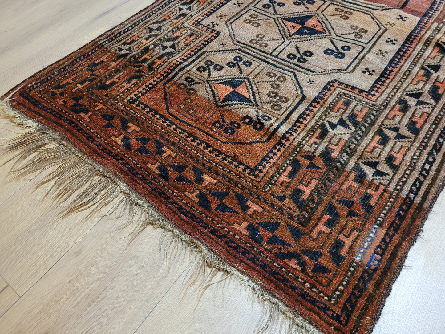 Orientteppich handgeknüpft Jomut Buchara 140x98 cm