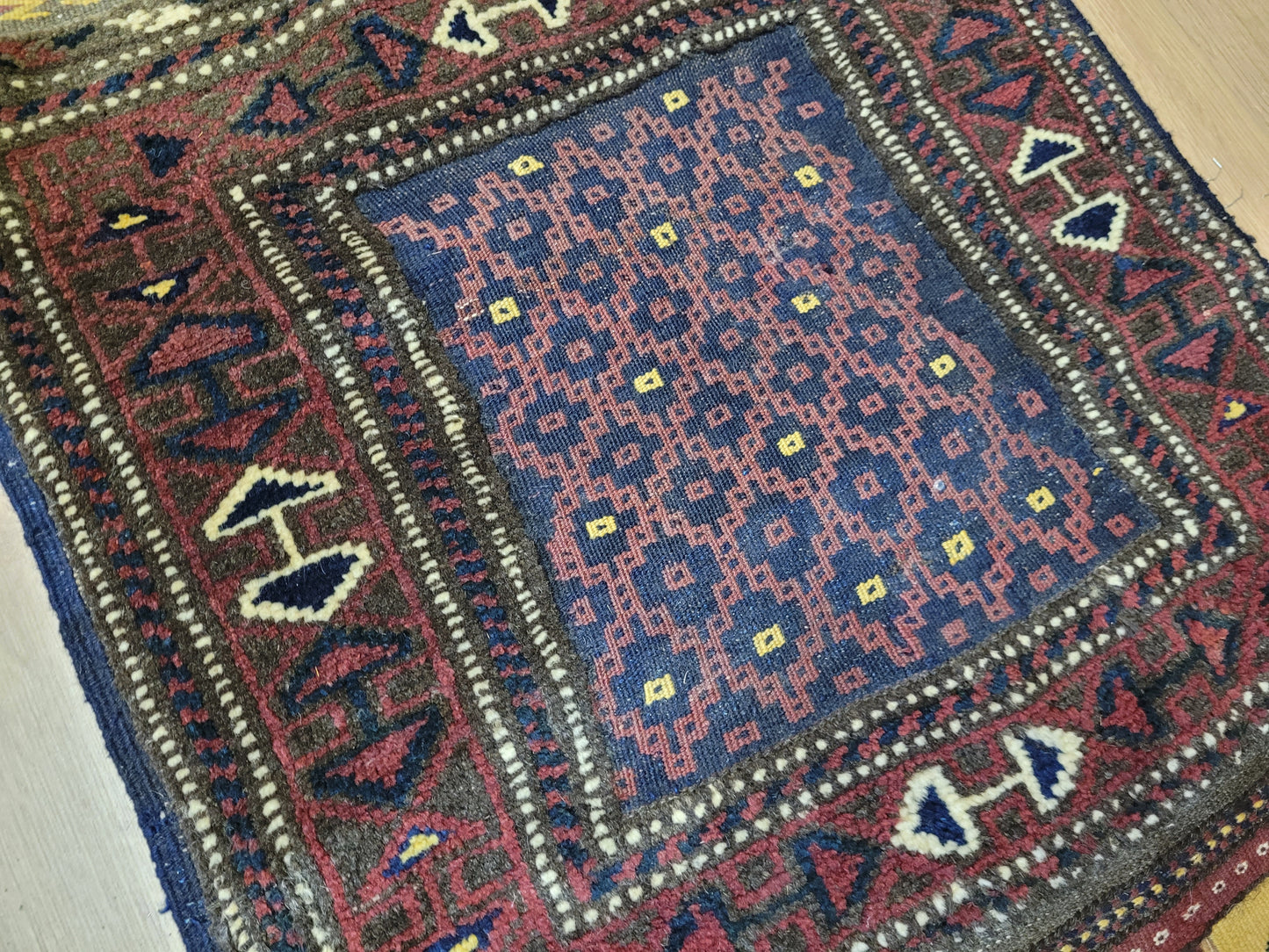 Orientteppich handgeknüpft Belutsch 74x62 cm