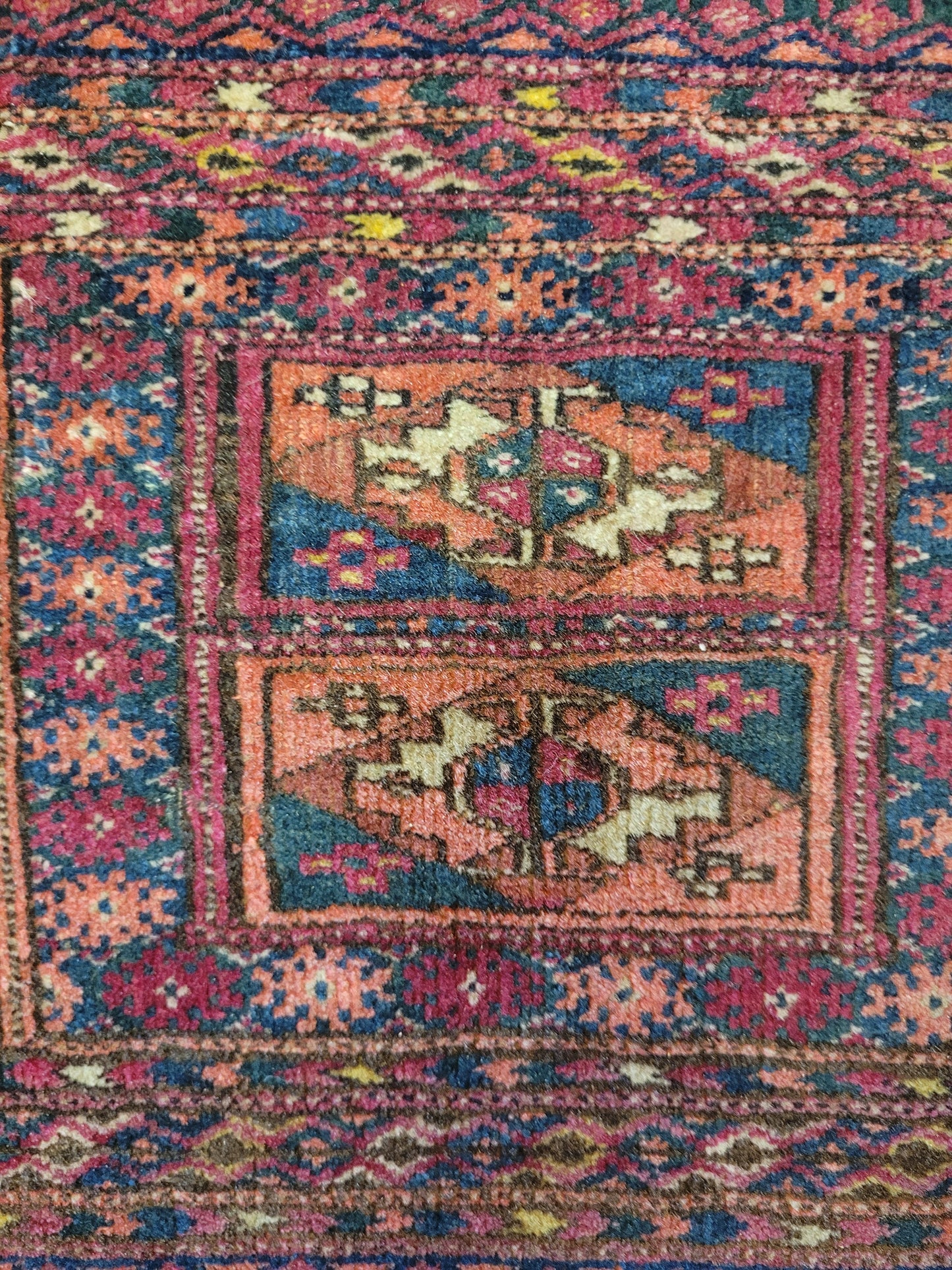 Orientteppich handgeknüpft 48×44 cm Jomut Kleinformat