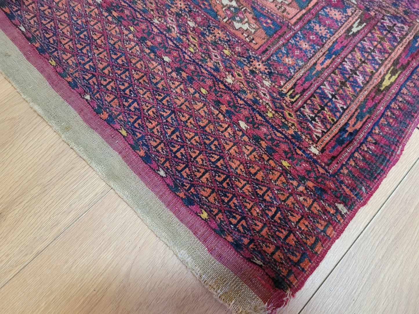 Orientteppich handgeknüpft 48×44 cm Jomut Kleinformat