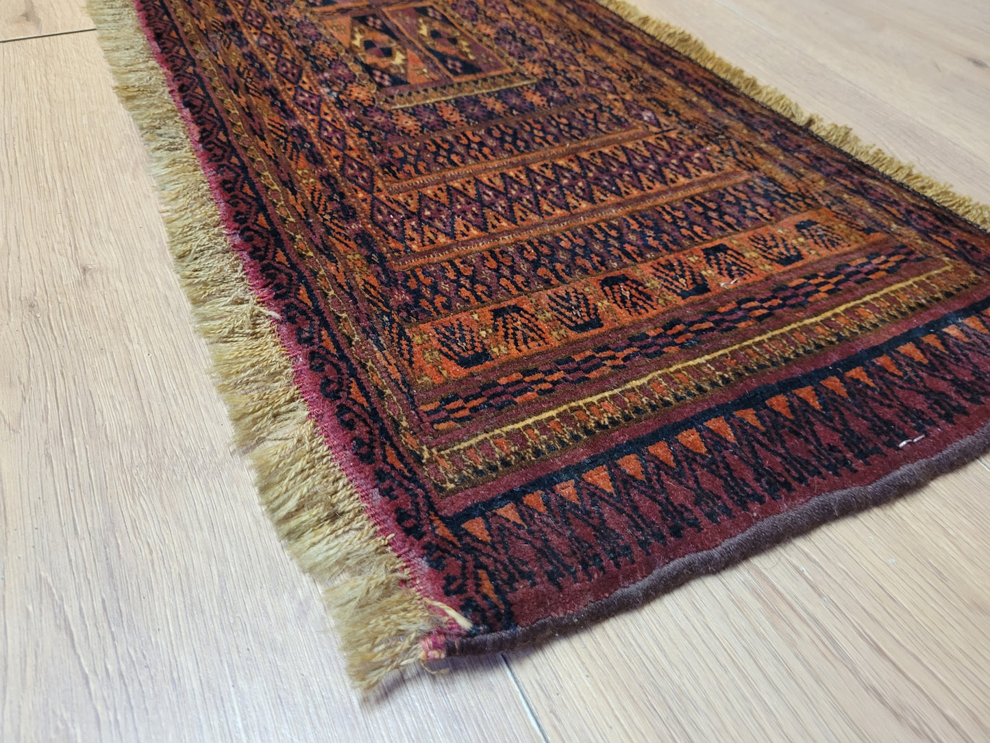 Orientteppich handgeknüpft 118×35 cm Jomut Muster feine Wolle