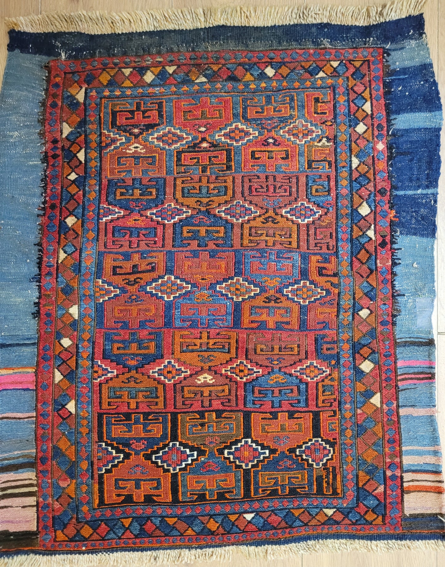 Orientteppich handgeknüpft 75 × 64 cm Sumak Kelim geometrisch