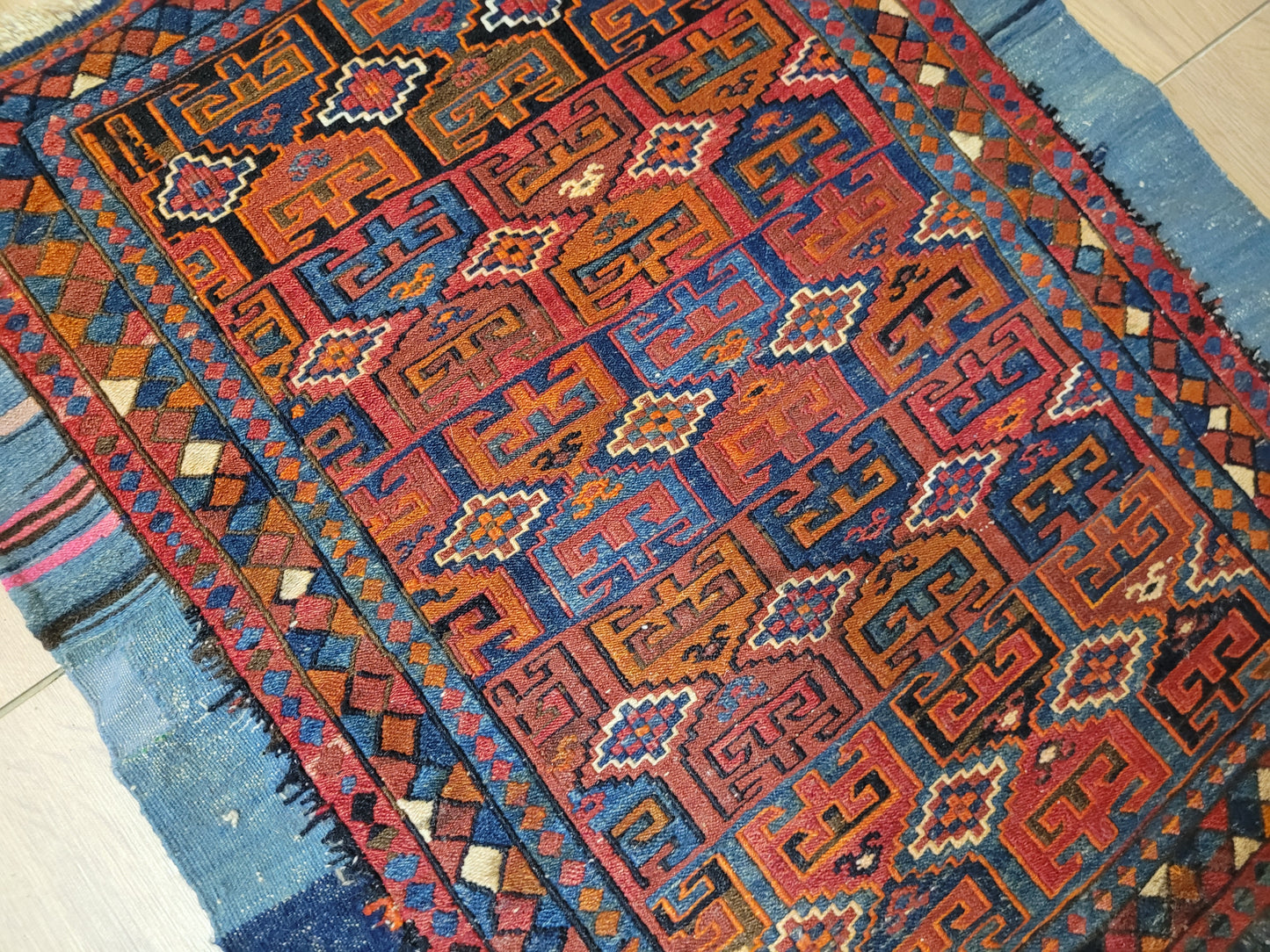 Orientteppich handgeknüpft 75 × 64 cm Sumak Kelim geometrisch